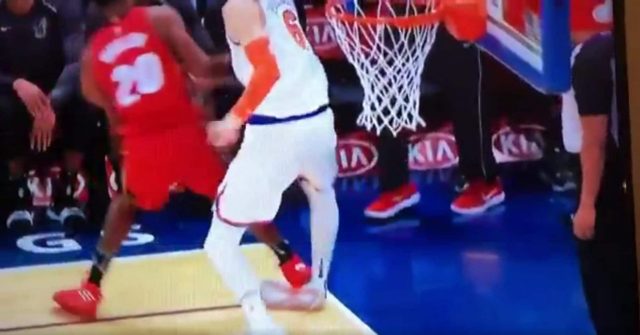 New York Knicks: Kristaps Porzingis suffers nasty ankle injury vs. Heat (Video)