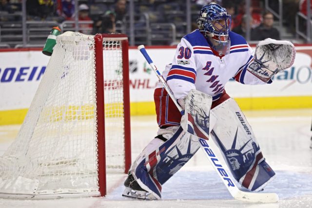 Rangers overcome penalties, defeat Bruins 3-2 in OT (Highlights)