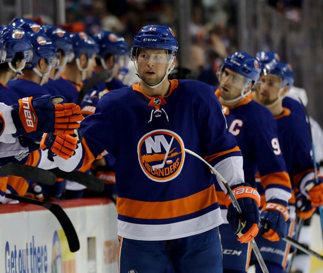 New York Islanders Intel 12/18/17: Belmont announcement before Christmas?