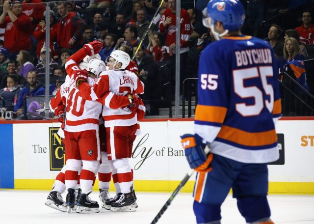 Third period collapse dooms Isles in 6-3 loss to Red Wings (Highlights)