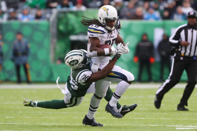 Jets top 10 plan on track as Bolts best Petty at MetLife (Highlights)