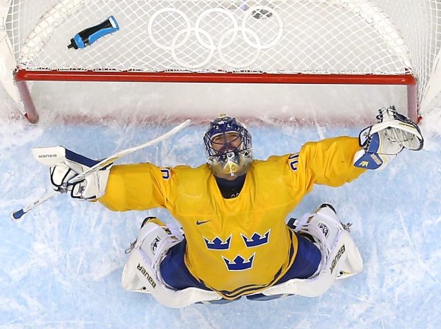 Brotherly love: Rangers’ Henrik Lundqvist
