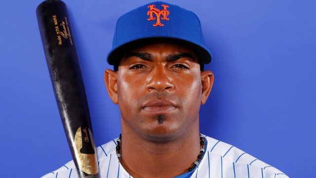New York Mets OF Yoenis Cespedes officially hangs up his golf cleats