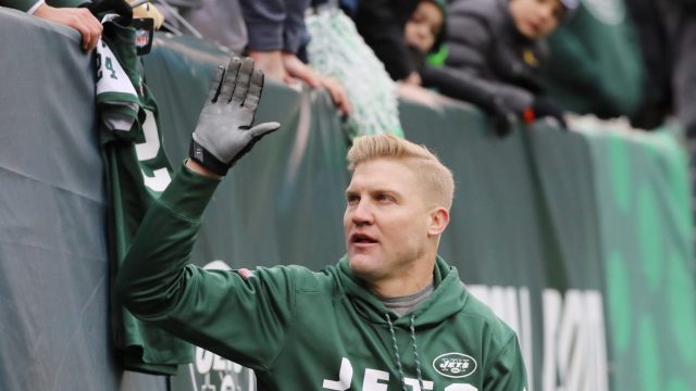 New York Jets Double Trouble: Josh McCown re-signs, promised 2018 starting gig (Report)