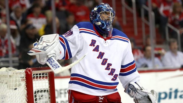 Florida Panther fans bowing down to King Henrik Lundqvist