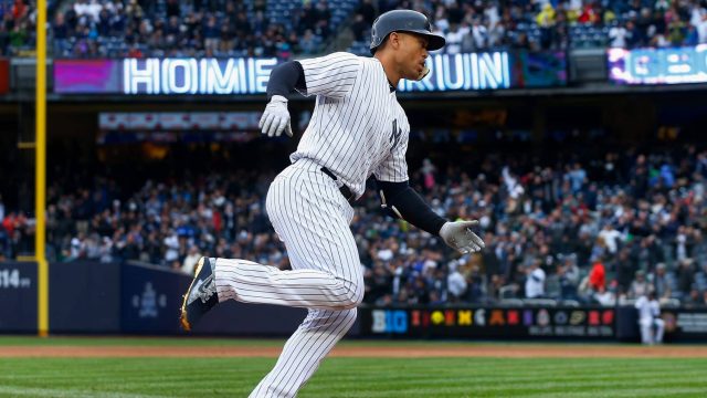 New York Yankees: Fans get first glimpse at three-headed monster