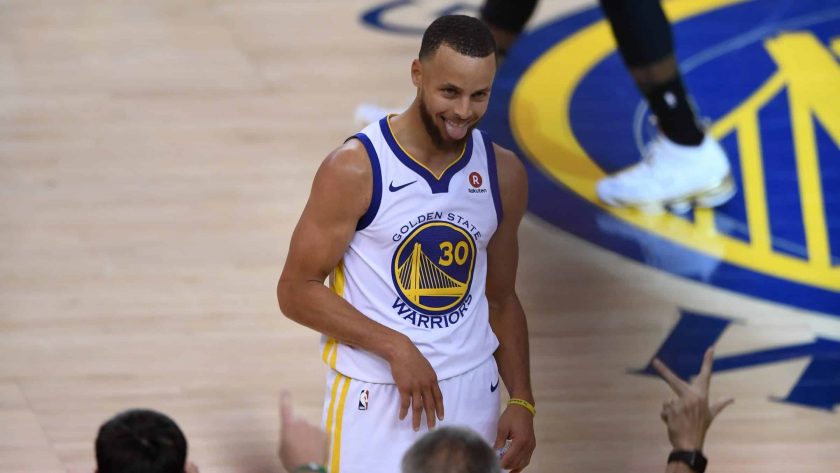 NBA Finals: Stephen Curry drills first half buzzer beater (Video)