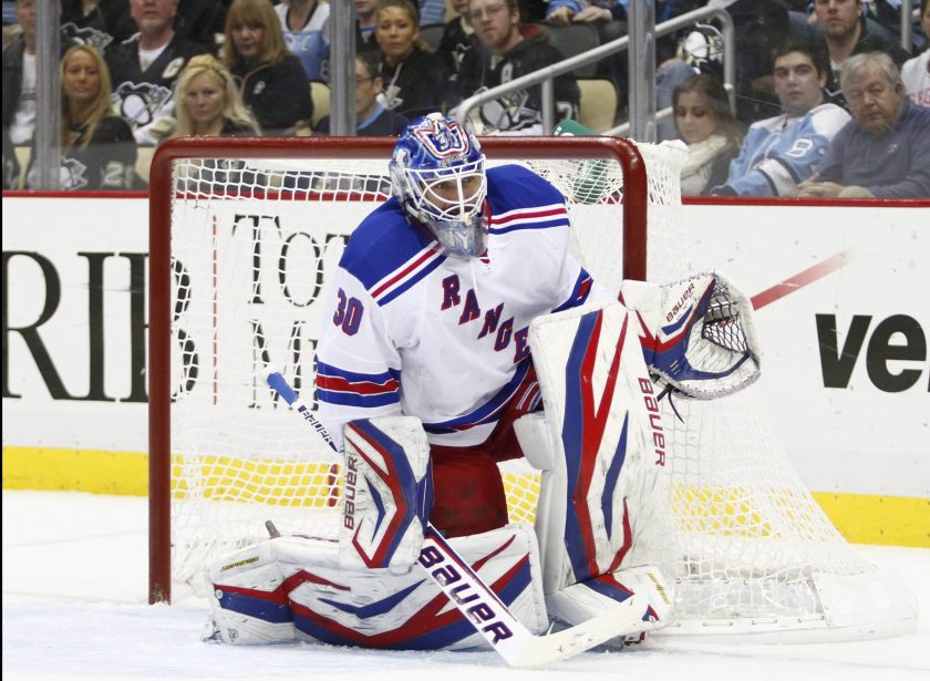 New York Rangers: Henrik Lundqvist back on the ice following knee injection