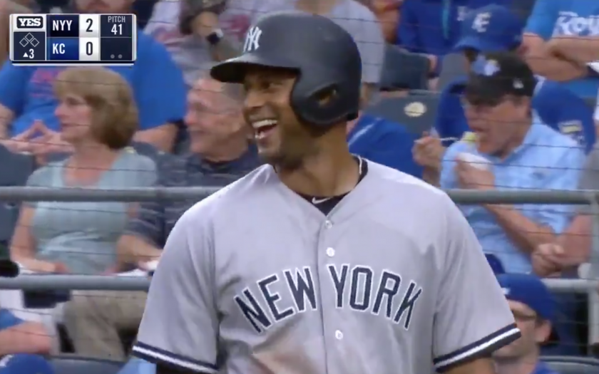New York Yankees: Aaron Hicks hits second inside the park home run (Video)