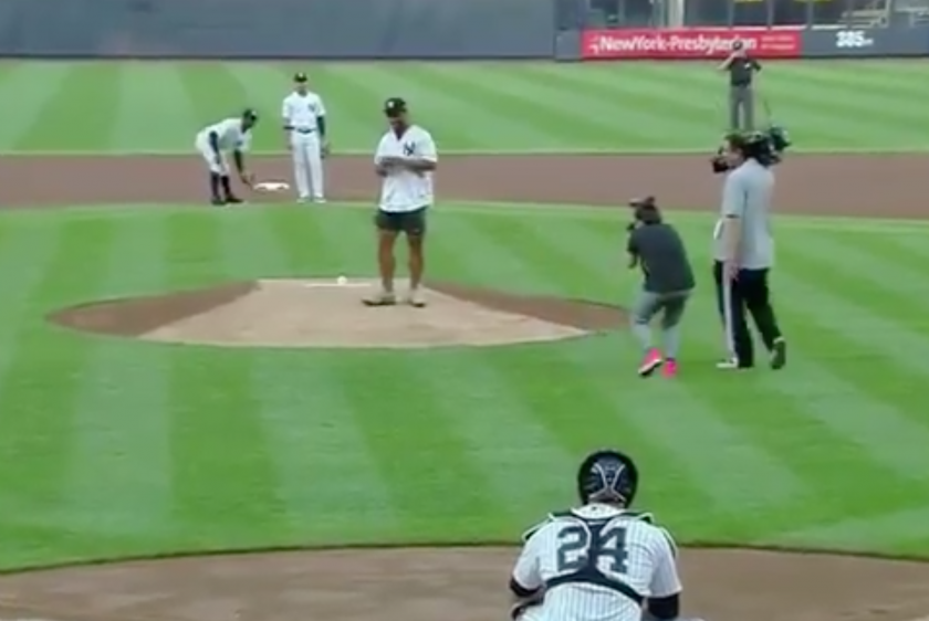 New York Giants: Saquon Barkley throws ceremonial first pitch for Yankees (Video)