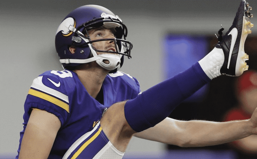 New York Giants sign punter Taylor Symmank