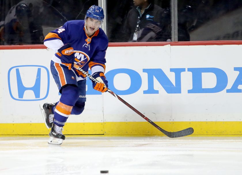 New York Islanders re-sign Thomas Hickey to four-year deal