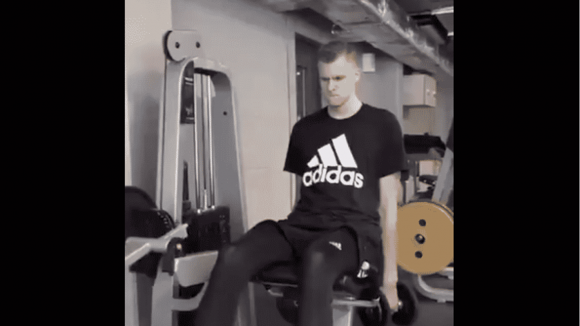 New York Knicks’ Kristaps Porzingis is grinding it out in the gym (Video)