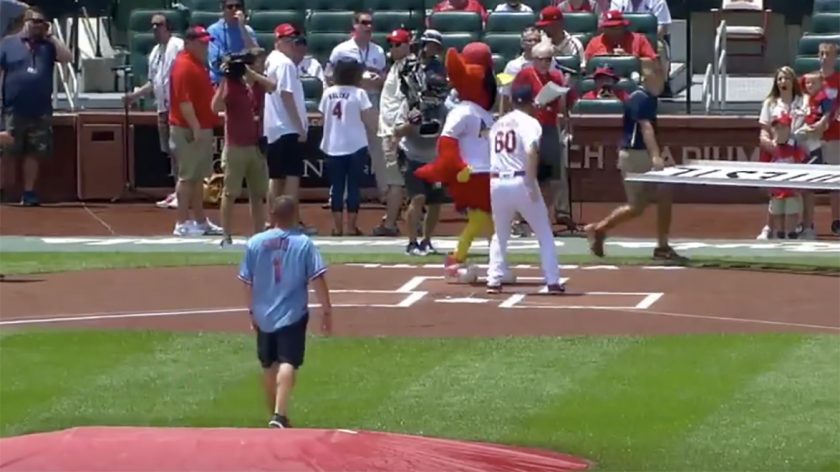 St. Louis Cardinals submit newest ‘worst ceremonial first pitch ever’ (Video)
