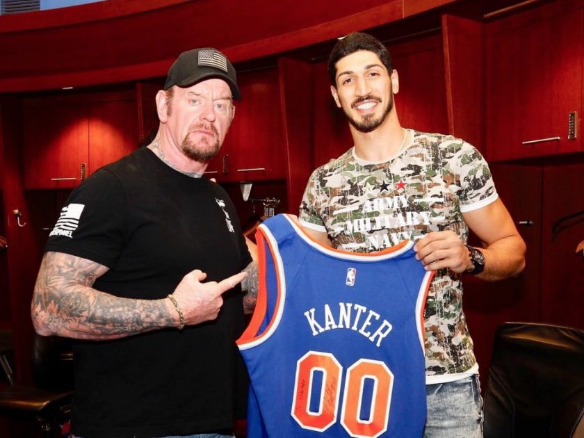 New York Knicks: Enes Kanter witnesses The Undertaker eye roll up close (Video)