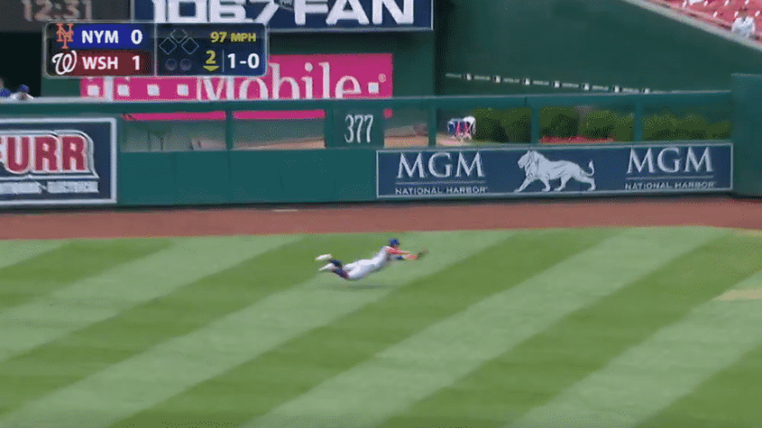 New York Mets OF Michael Conforto goes full extension (Video)