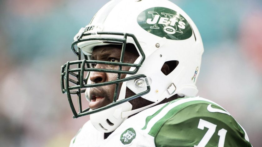 New York Jets sign OL Gino Gradkowski, T Ben Ijalana done for the season