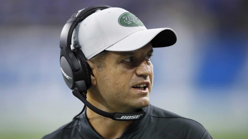 New York Jets OC Jeremy Bates frustrated with headsets, takes shot at Patriots