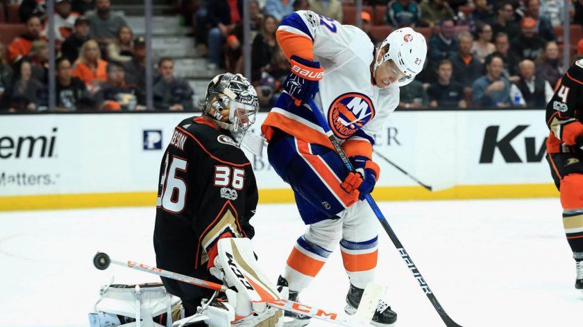 New York Islanders mixing lines up ahead of California road trip