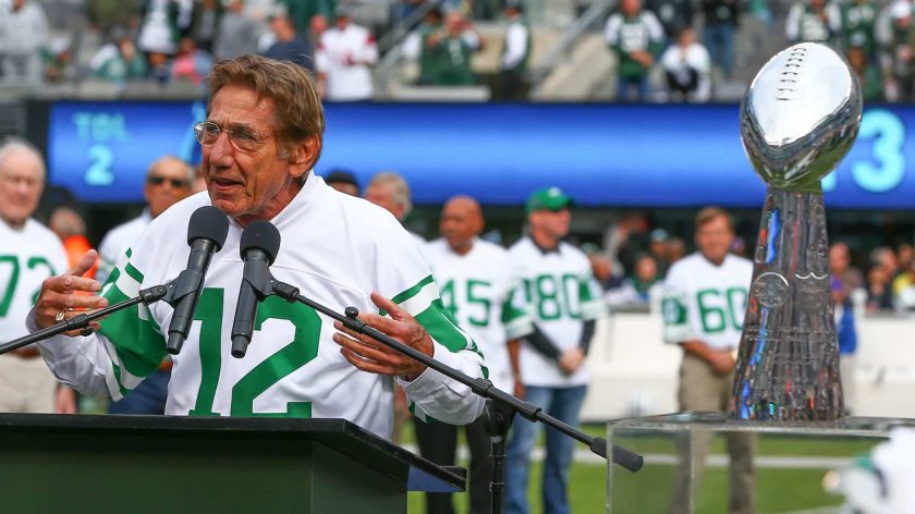 New York Jets legend Joe Namath fires up MetLife Stadium at halftime (Video)