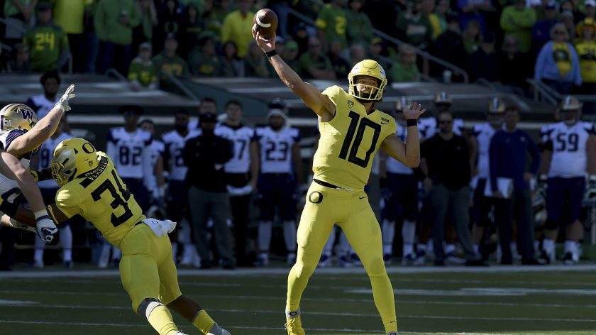 New York Giants: Justin Herbert likely to stay at Oregon next season