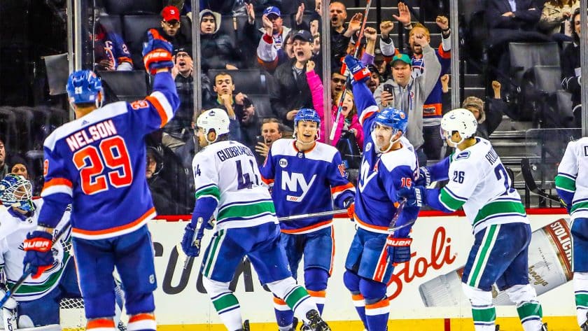 New York Islanders earn statement win over Vancouver Canucks, 5-2 (Highlights)