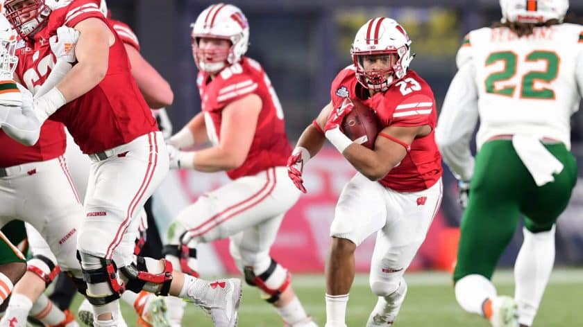 Pinstripe Bowl: Taylor, Wisconsin pacify Hurricanes in blowout (Highlights)