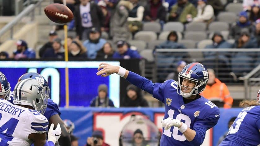 New York Giants believe Eli Manning still has something left (Report)