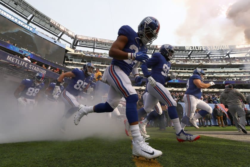 New York Giants sign Avery Moss and Chad Slade to future contracts (Report)