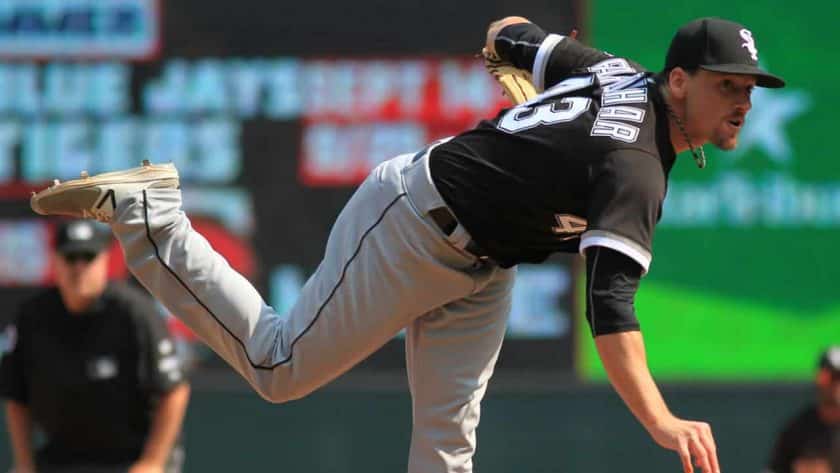 New York Yankees RHP Danny Farquhar to don protective hat