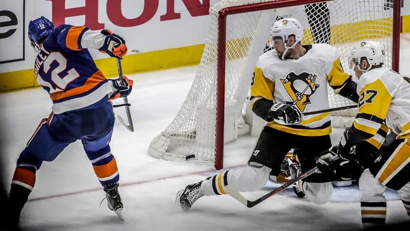 New York Islanders grind out overtime victory in Game 1 (Highlights)