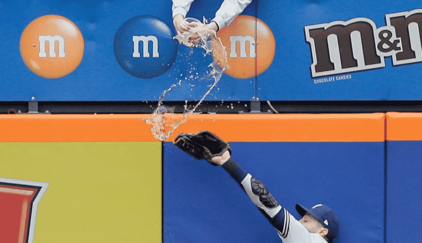 New York Mets fan drenches Ryan Braun with beer during play (Video)