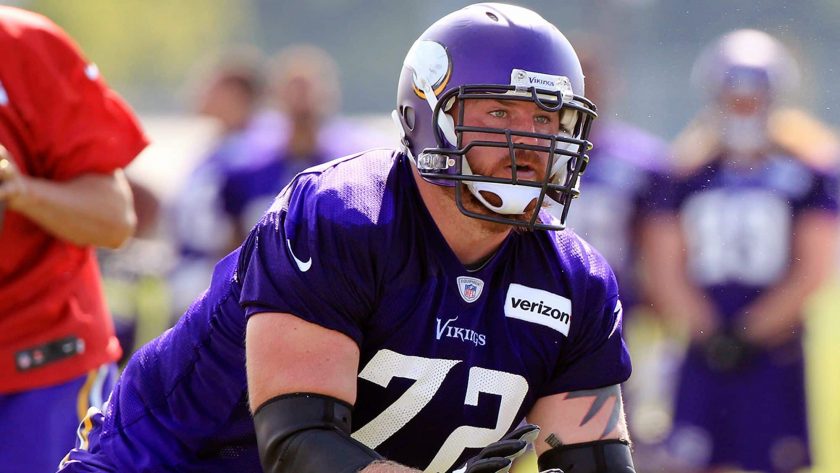 New York Giants add veteran offensive lineman Mike Remmers