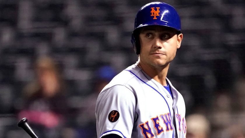 New York Mets OF Michael Conforto loses glove trying to rob HR (Video)