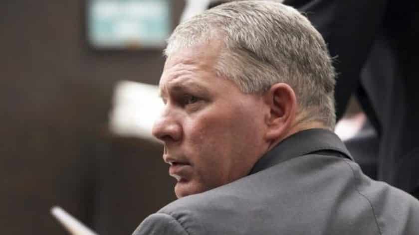 Lenny Dykstra spends nine hours searching for lost dentures in a dumpster