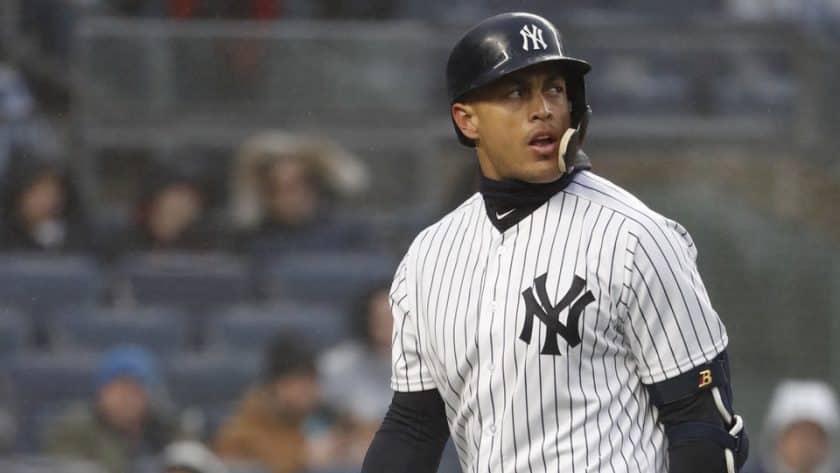 New York Yankees OF Giancarlo Stanton makes terrific catch in stands (Video)