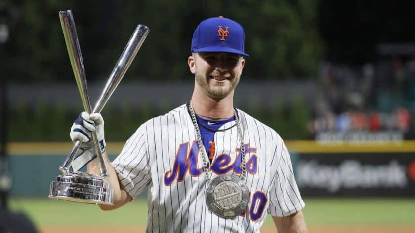 New York Mets 1B Pete Alonso receives hilariously oversized check for HR Derby
