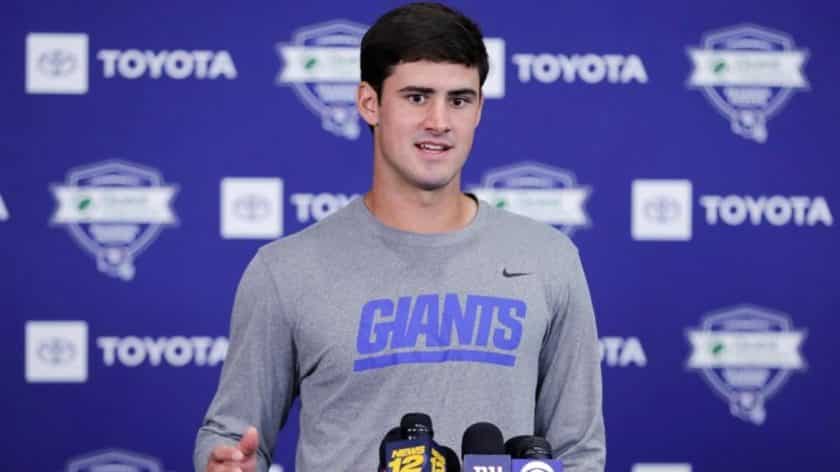 New York Giants QB Daniel Jones plans to keep on improving in backup role