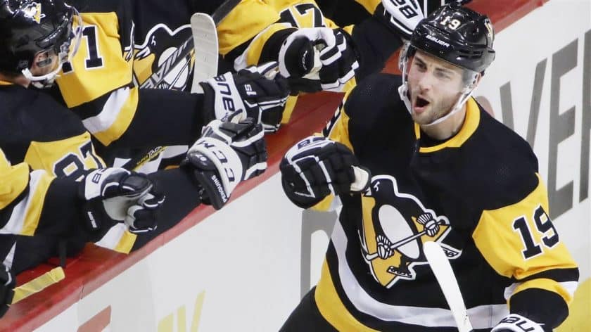 New York Islanders sign C Derick Brassard to 1-year deal