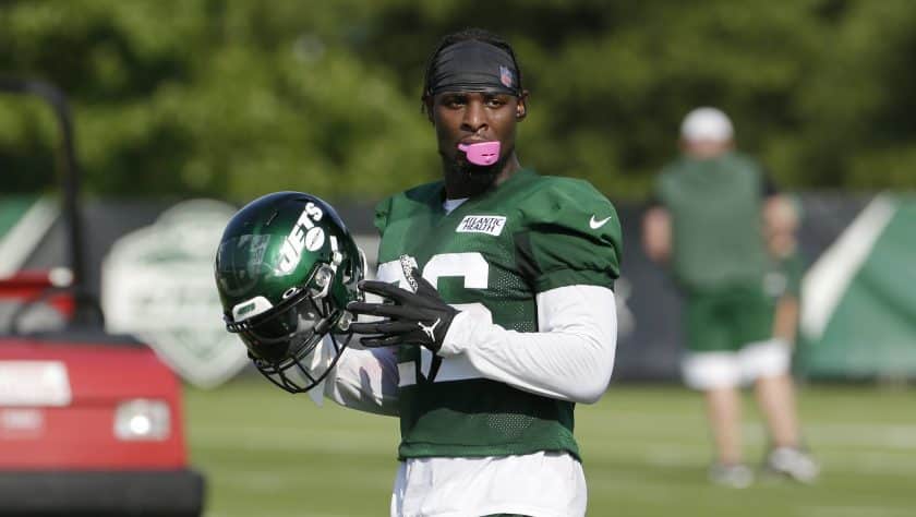 New York Jets RB Le’Veon Bell ‘hates watching’ Sam Darnold play (Video)