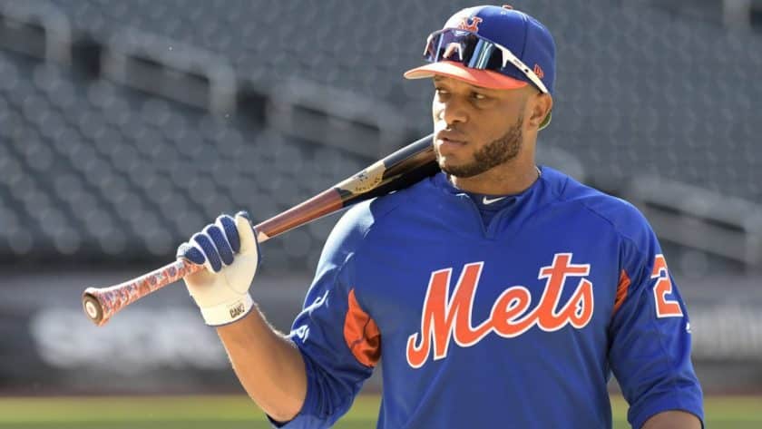 New York Mets 2B Robinson Cano leaves game with left leg injury