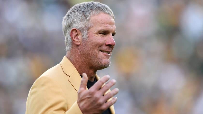 Brett Favre’s hot take on Deshaun Watson is hilariously wrong