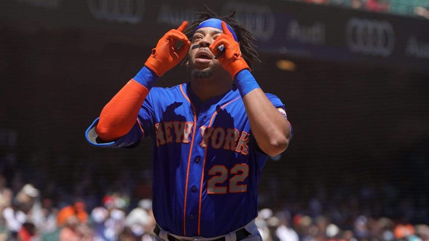 New York Mets’ Dominic Smith takes live batting practice, close to returning (Report)