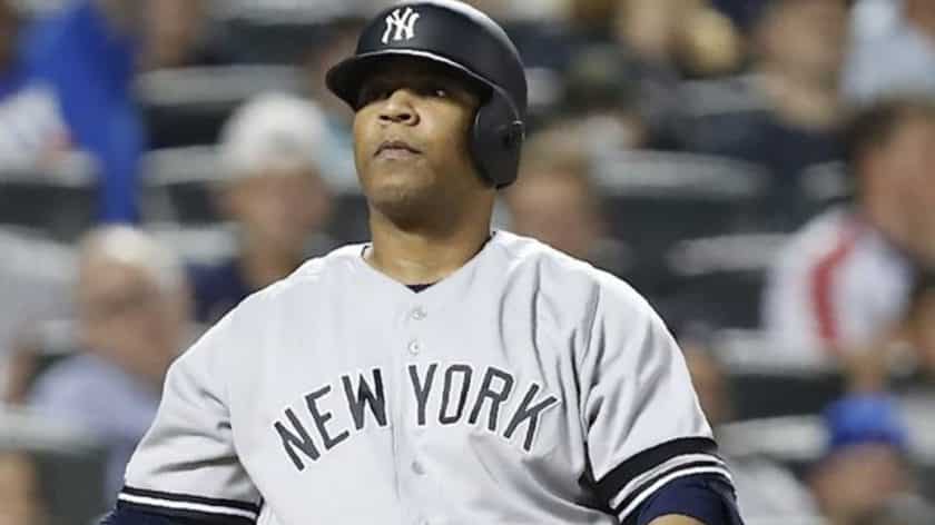 New York Yankees DH Edwin Encarnación exits game with oblique strain