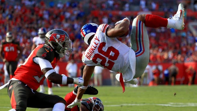 New York Giants RB Saquon Barkley injured, leaves game (Video)