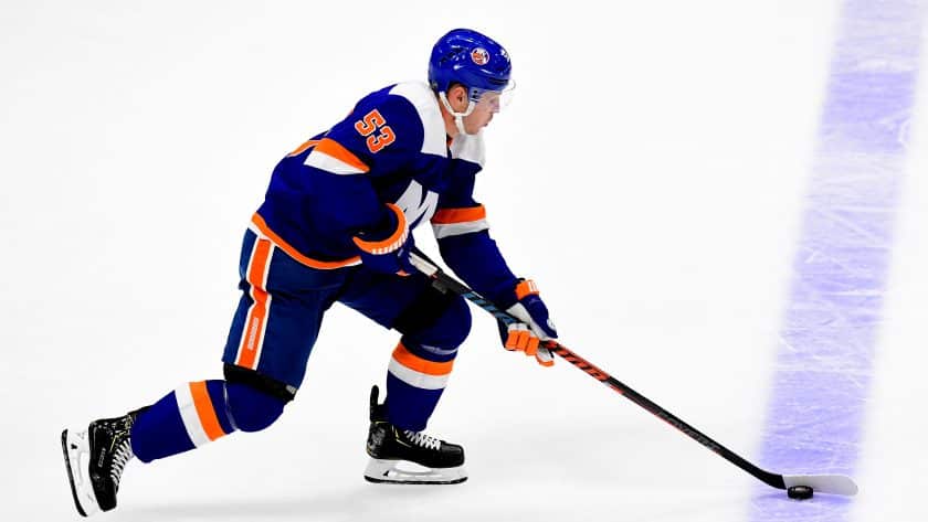 New York Islanders, Arizona Coyotes put 4-game winning streaks on the line