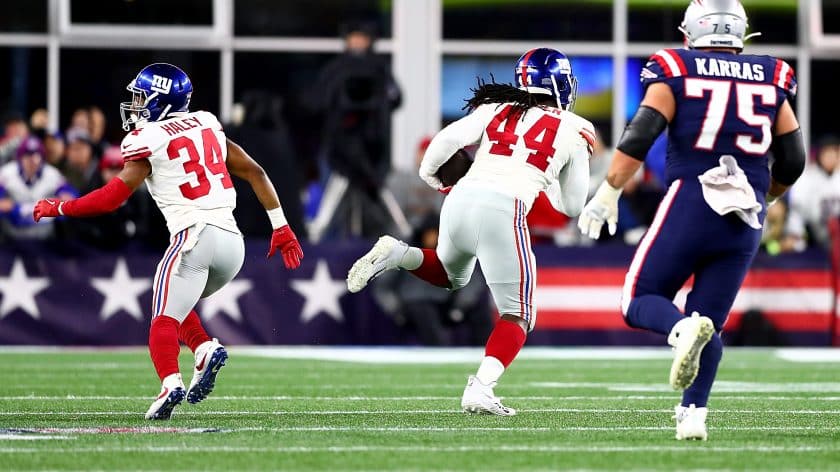 New York Giants EDGE Markus Golden returns fumble for TD (Video)