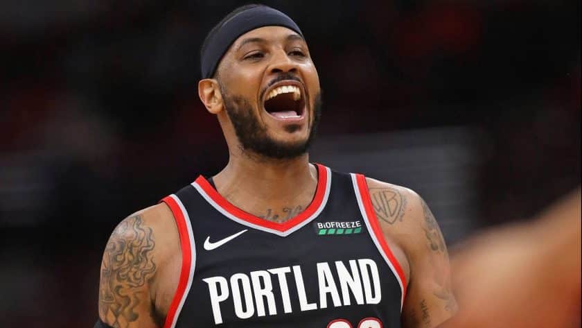 Carmelo Anthony FaceTimes his son after scoring 25 points (Video)