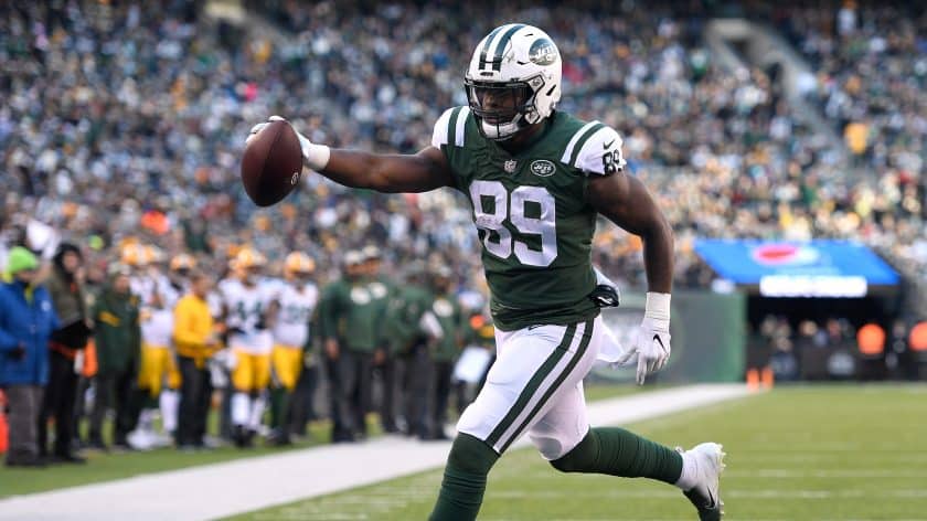 New York Jets place Chris Herndon, Brian Winters on IR