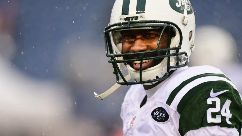 FOXBORO, MA - DECEMBER 24: Darrelle Revis #24 of the New York Jets reacts before a game against the New England Patriots at Gillette Stadium on December 24, 2016 in Foxboro, Massachusetts.